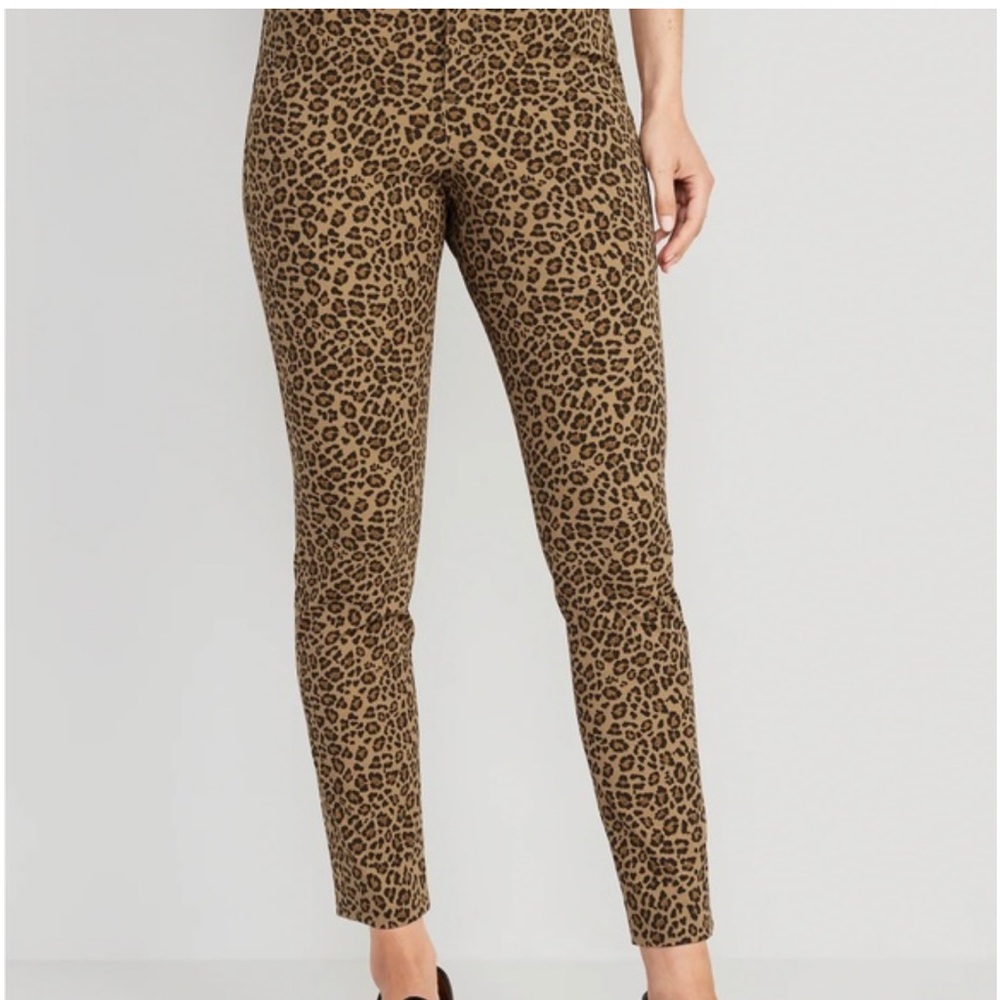 Old Navy Extra High Rise Pixie Skinny Pant
